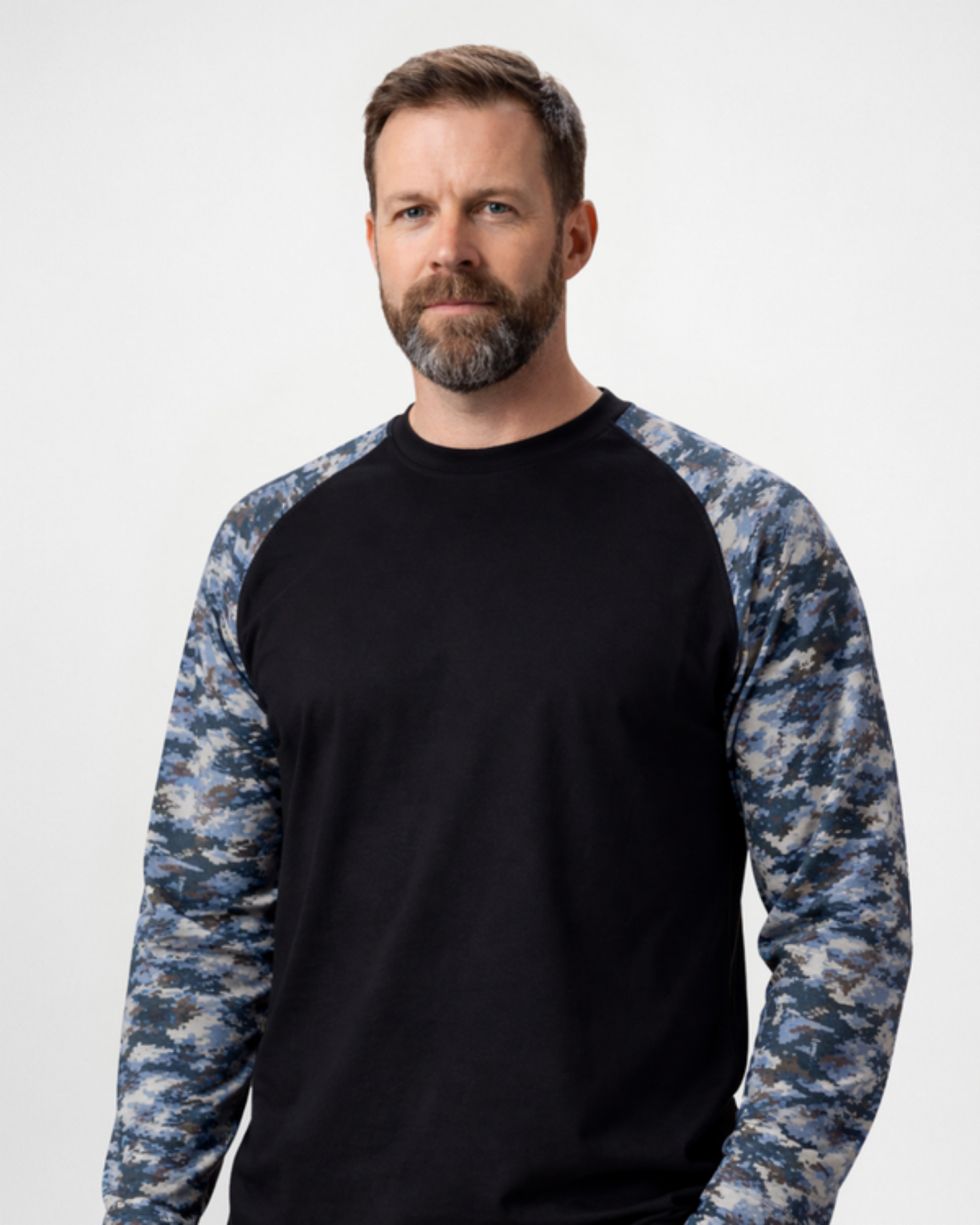 Forge FR  MEN'S FR TEE WITH CAMO PRINT SLEEVE
